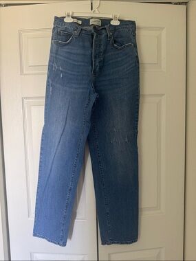 Universal Thread Women’s Straight-Leg Blue Jeans